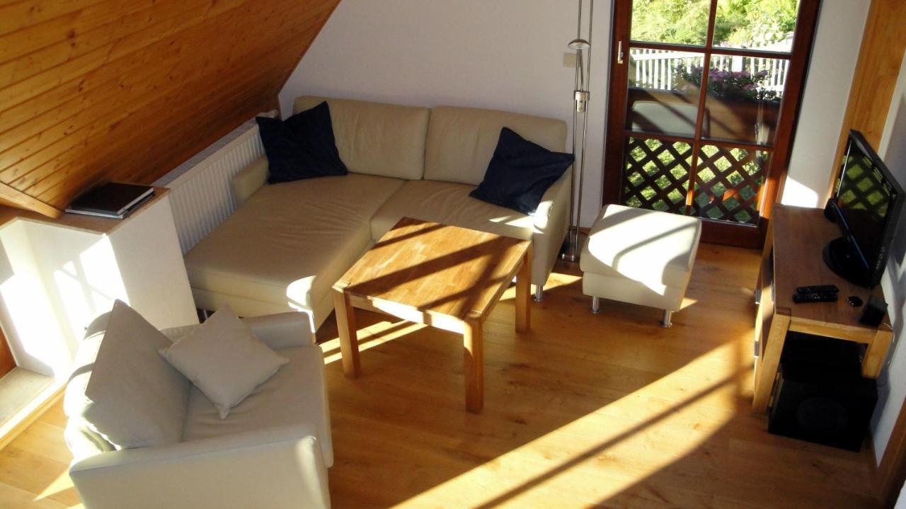 Ferienhaus-bergtraum-ferienwohnung-lilli Apartment